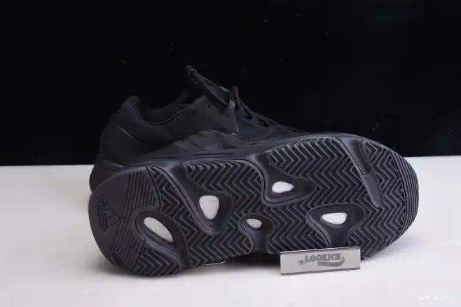 hype 700 FV4440 Black MNVN Adidas Triple Yeezy Boost 0602
